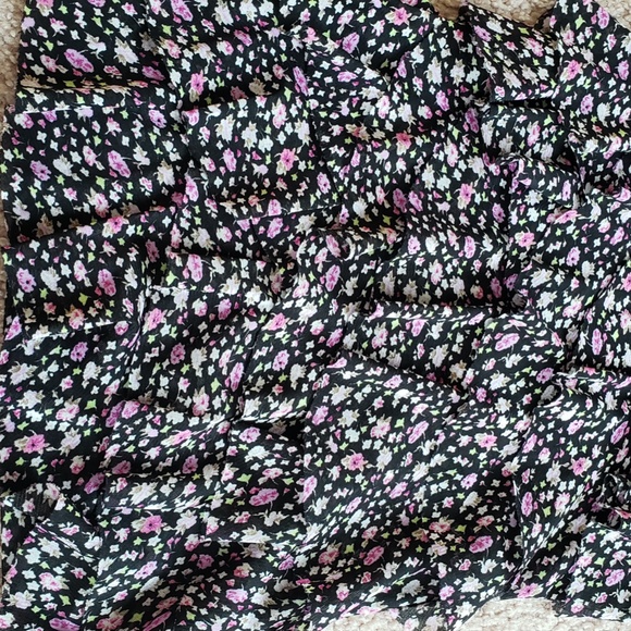 Pretty Express Lightweight Tiered Ruffles Floral Black Tank Top - Picture 6 of 10